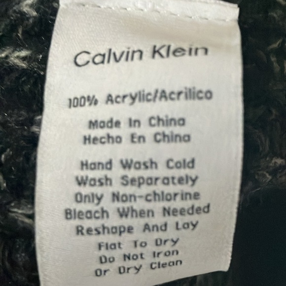 Calvin Klein: Black/White Blend Knit Scarf- one size - Picture 2 of 16